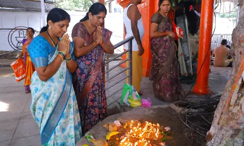 Devotees Throng Temples On First Monday Of Karthika Masam
