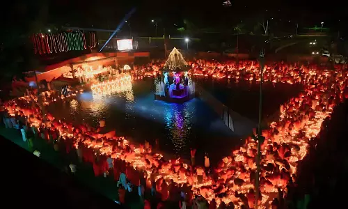 Devotees Throng Srisailam For Laksha Deepotsavam Devotees Throng Srisailam For Laksha Deepotsavam