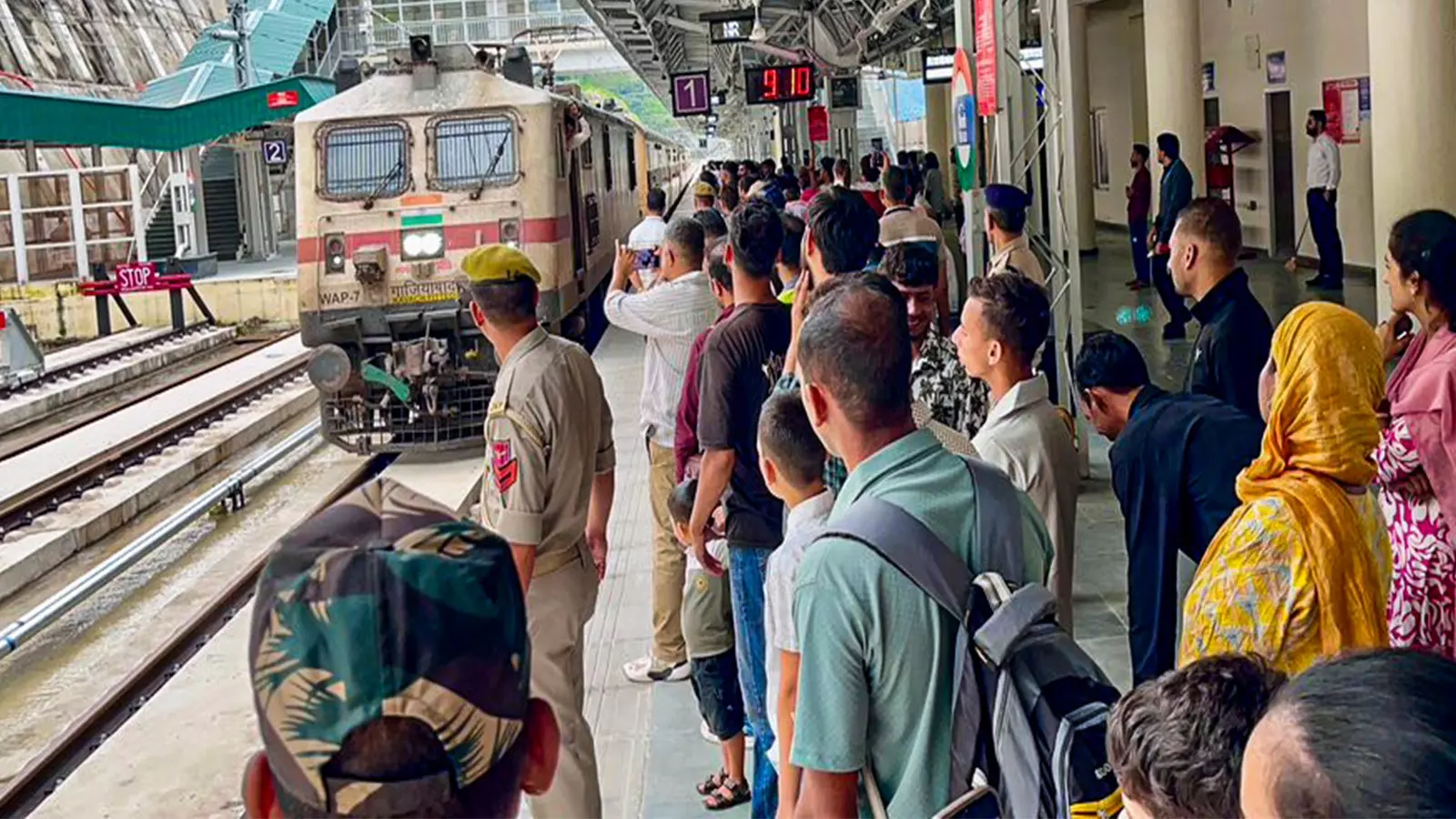 Waltair Division Cancels 23 Trains, Sets Up Help Desks at 10 Stations