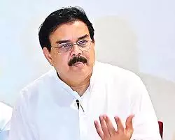 Manohar Directs Jana Sena Cadre To Lead Montha Relief Operations Manohar Directs Jana Sena Cadre To Lead Montha Relief Operations