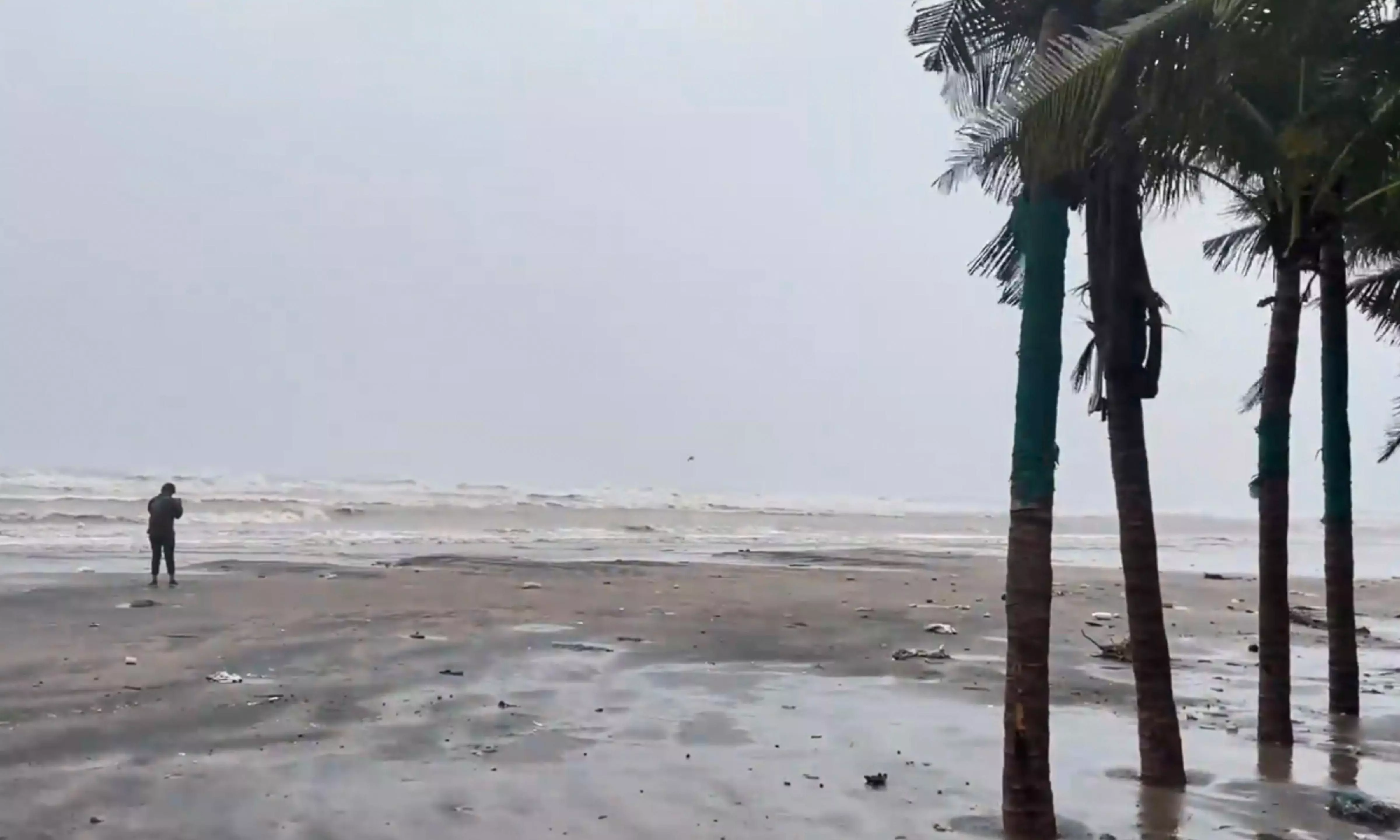 Heavy Rains Lash Nellore and Prakasam; Woman Swept Away in Flooded Stream Heavy Rains Lash Nellore and Prakasam; Woman Swept Away in Flooded Stream