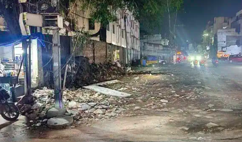 Historic 174-Year-Old Munshi Naan Building Demolished for Hyderabad Metro