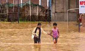 Moderate Rains Lash Kurnool and Nandyal; Schools Shut For Two Days Moderate Rains Lash Kurnool and Nandyal; Schools Shut For Two Days
