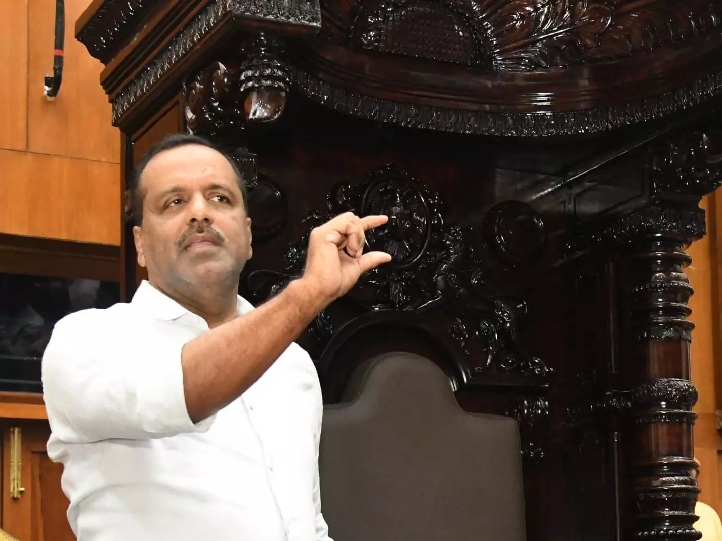 Karnataka Assembly Speaker Says He is Ready to Have Discussion on His Tenure Karnataka Assembly Speaker Says He is Ready to Have Discussion on His Tenure