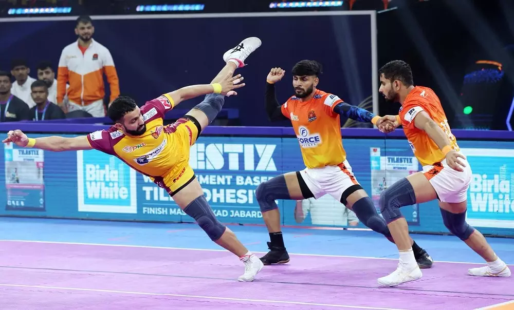Puneri Paltan Fight Off Resilient Telugu Titans, Set Up PKL 12’s Ultimate Clash Against Dabang Delhi on Friday Puneri Paltan Fight Off Resilient Telugu Titans, Set Up PKL 12’s Ultimate Clash Against Dabang Delhi on Friday