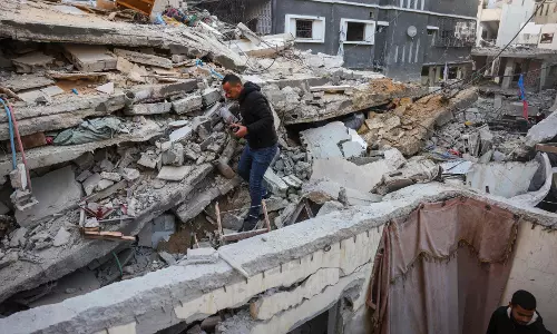 Israeli Strikes Overnight in Gaza Kill At Least 60 People Israeli Strikes Overnight in Gaza Kill At Least 60 People