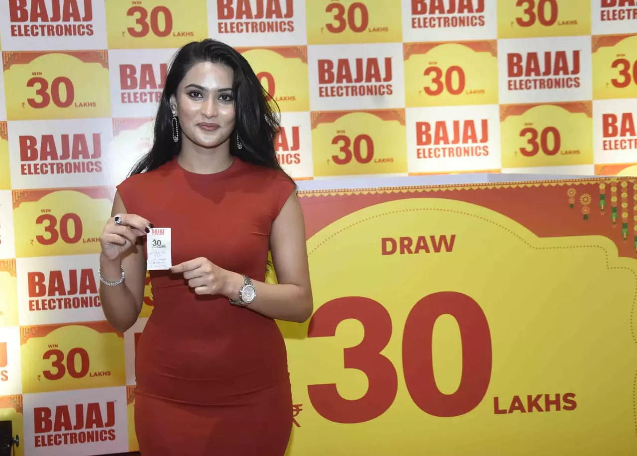 Customer Wins ₹30 Lakh in Bajaj Electronics’ Mega Festive Bumper Draw Customer Wins ₹30 Lakh in Bajaj Electronics’ Mega Festive Bumper Draw