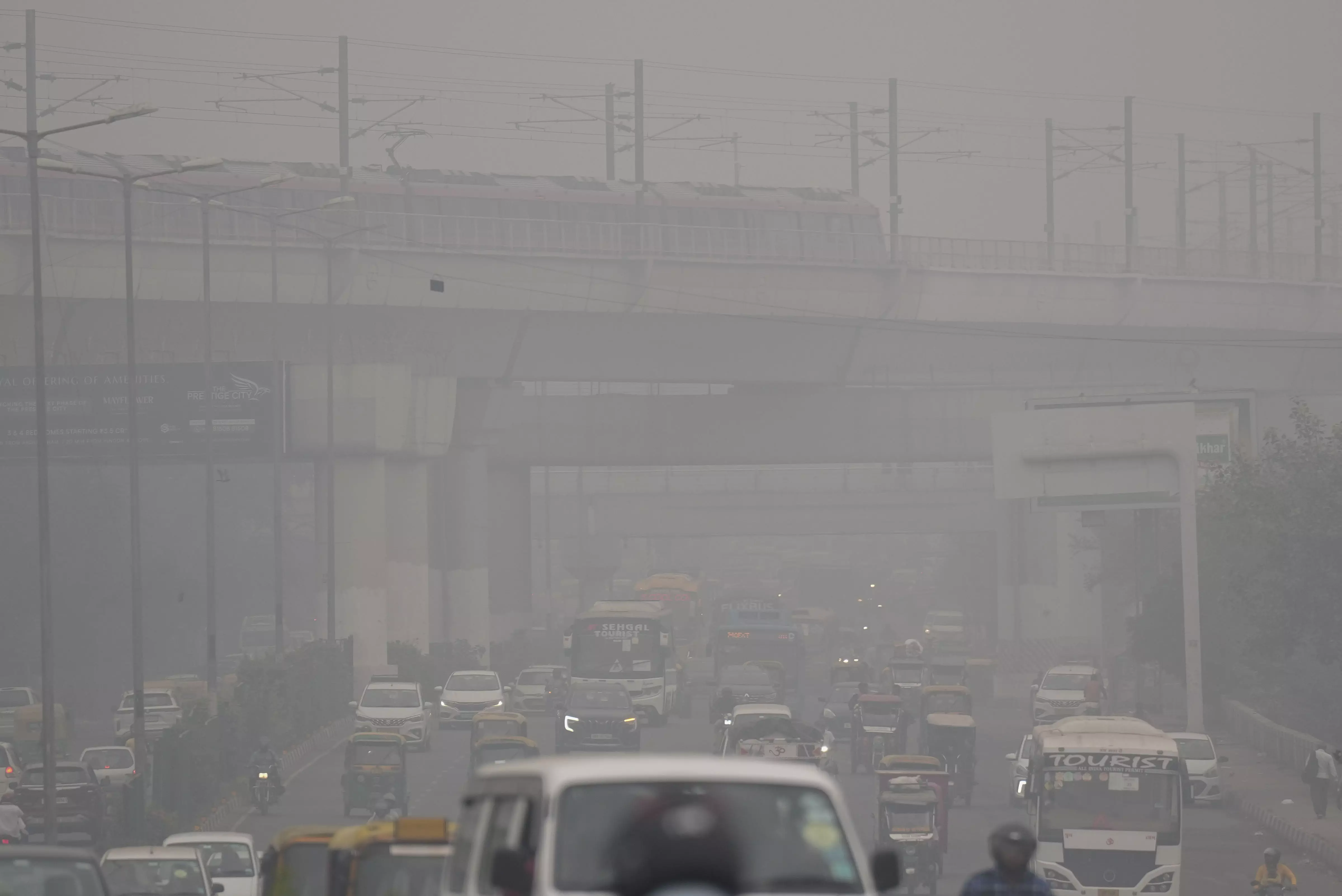 Delhis Air Turns Very Poor as Haze and Fog Envelop City Delhis Air Turns Very Poor as Haze and Fog Envelop City