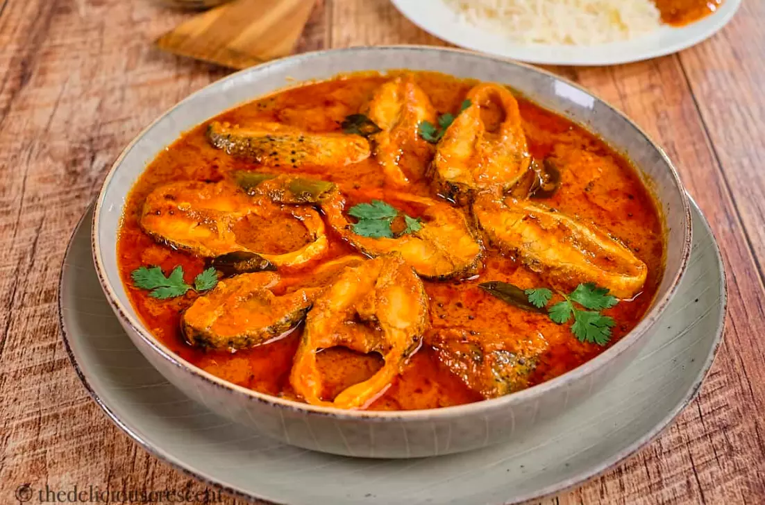 স্ত্রীর মুখে গরম মাছের তরকারি ঢেলে দেওয়ায় কেরালার এক ব্যক্তি মামলা করেছেন