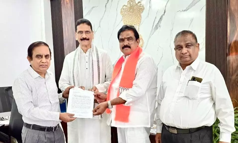 Telangana BJP Files Complaint Over Ministry Offer to Azharuddin Telangana BJP Files Complaint Over Ministry Offer to Azharuddin