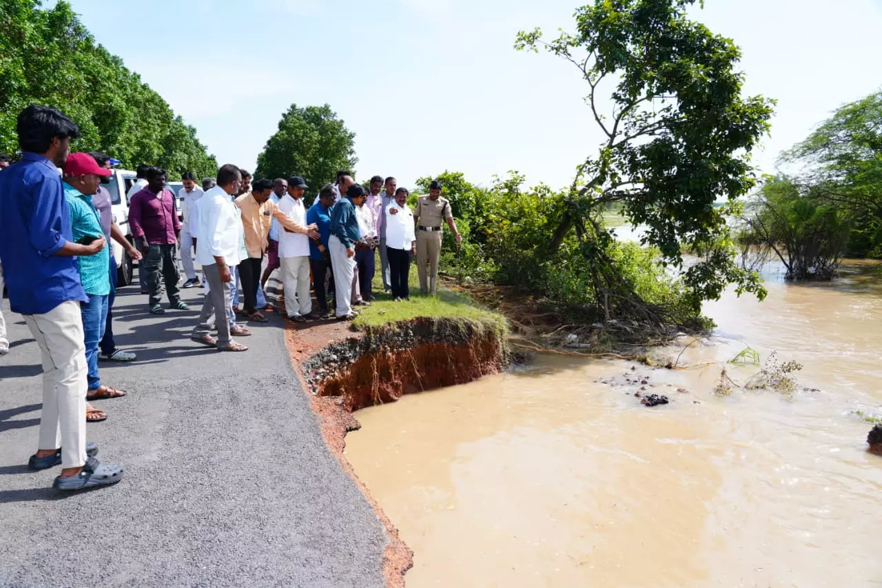 Dola Continues Relief Review in Prakasam for Third Straight Day Dola Continues Relief Review in Prakasam for Third Straight Day