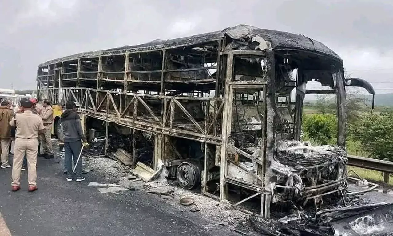 Police Probe Third Vehicle Link in Kurnool Bus Tragedy Police Probe Third Vehicle Link in Kurnool Bus Tragedy