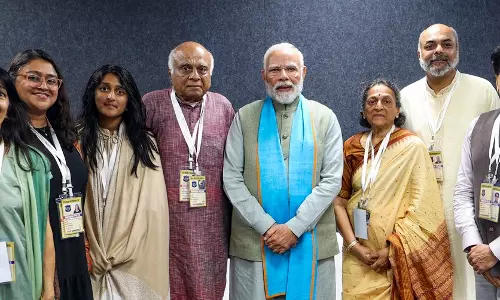 PM Modi Meets Sardar Vallabhbhai Patels Family