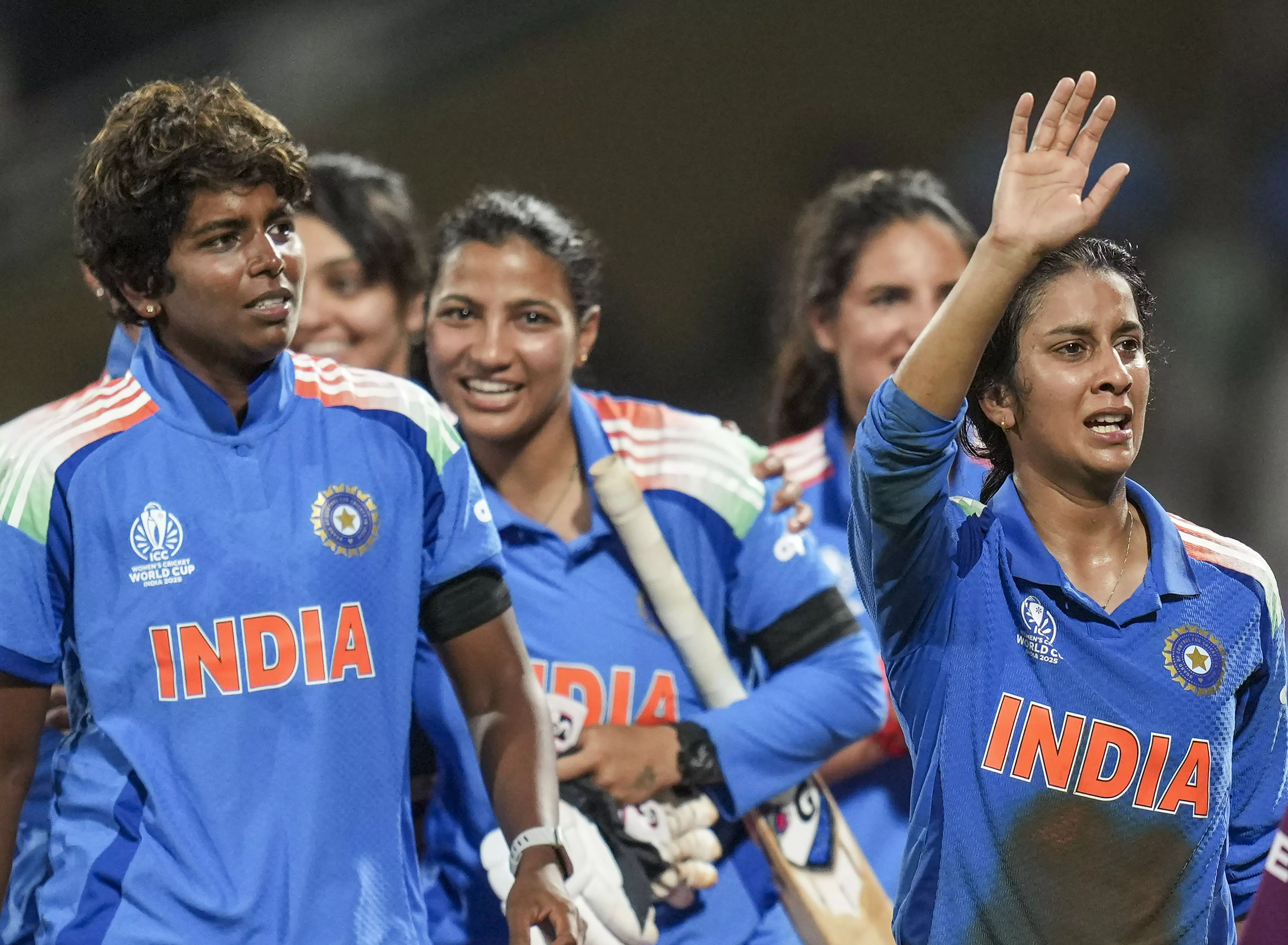 Fabulous Victory: Sporting Fraternity Hails India’s Stunning Chase Against Australia Fabulous Victory: Sporting Fraternity Hails India’s Stunning Chase Against Australia