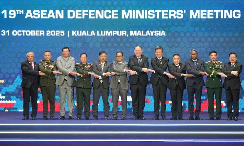 US Defense Secretary Pledges Strong Defense of Indo-Pacific Interests in Talks with China