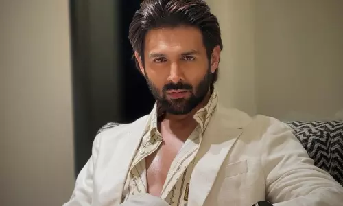 Kartik Signs First-Ever Double Role Film With Anees Bazmee