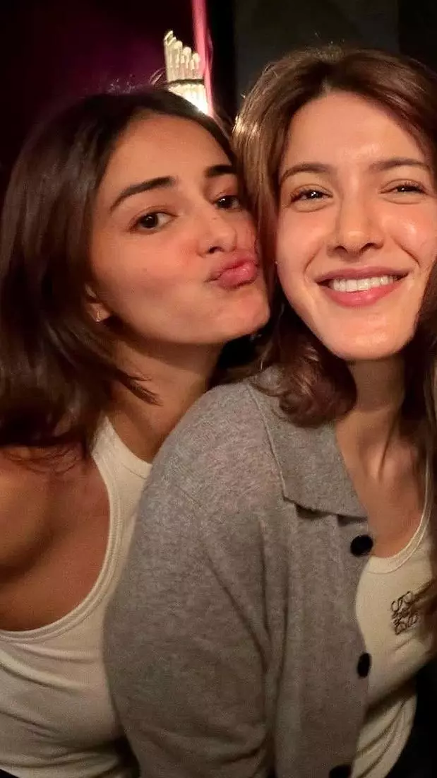 Ananya Pandays Intimate Birthday Celebration: Inside Pics