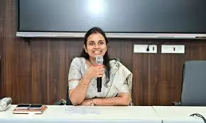 SHGs Donate Rs 3 Lakh For Armed Forces Flag Day SHGs Donate Rs 3 Lakh For Armed Forces Flag Day