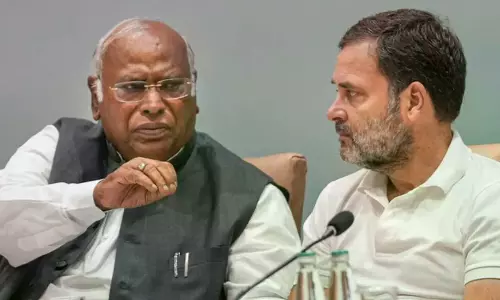Kharge, Rahul Mourn Losses in Andhra Temple Stampede