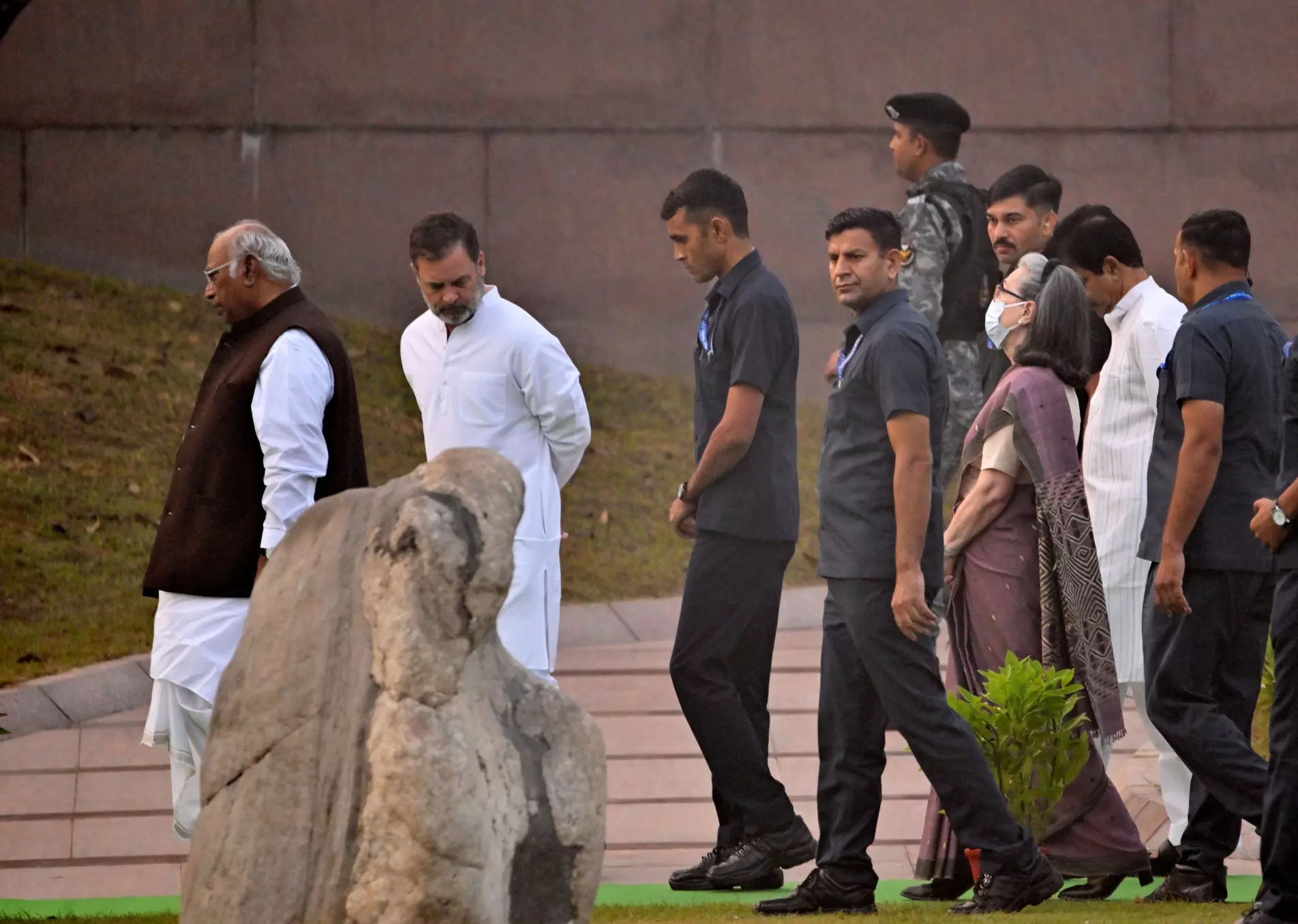 Kharge, Rahul, Priyanka on Congress Star List for Bihar Phase 2