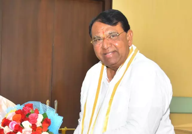 Escândalo no Templo: Acusações de Desvio de Fundos Envolvem Político de Renome