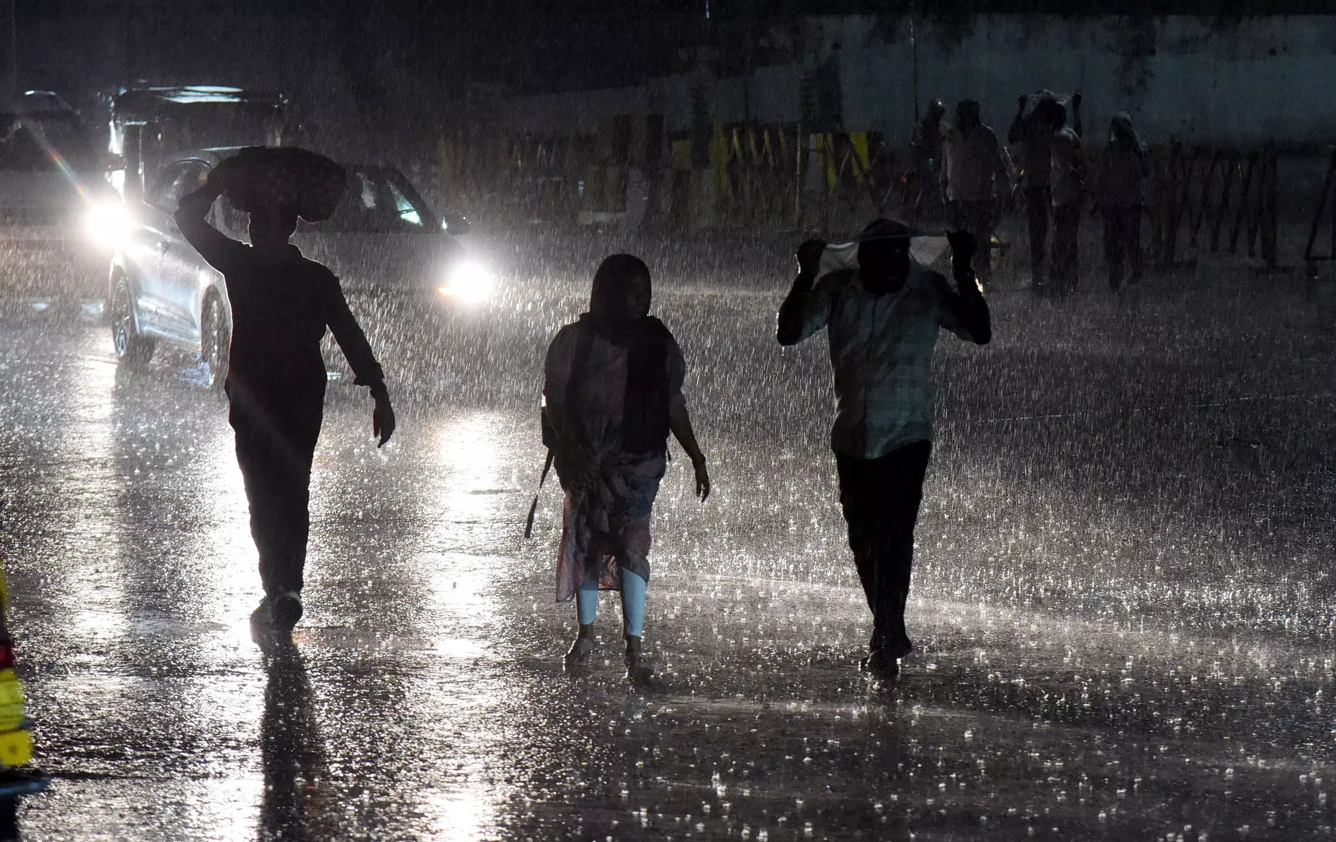 Hyderabad Sees Sudden Showers on Sunday