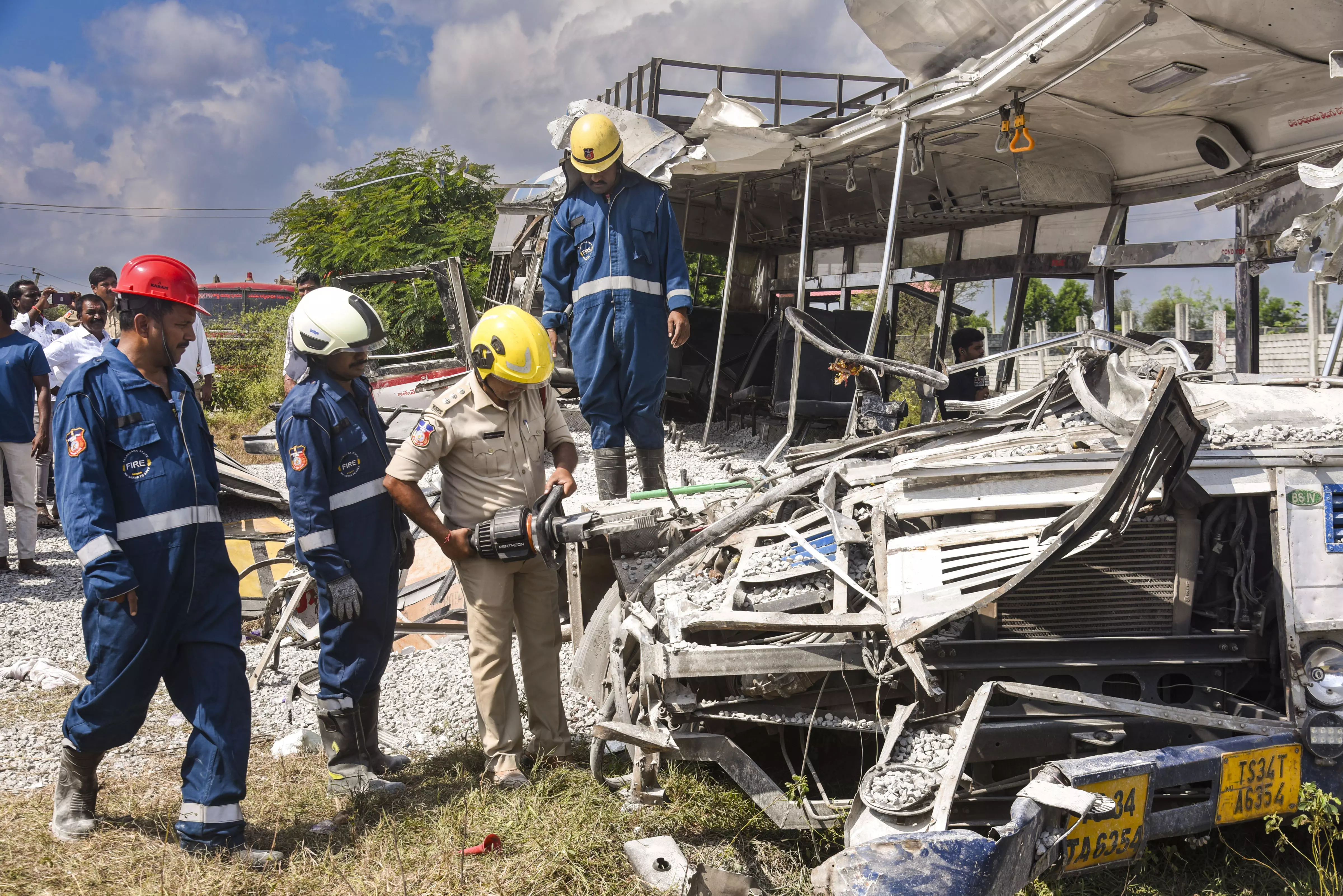 Centre, Telangana Announce Ex-Gratia for Victims Kin Centre, Telangana Announce Ex-Gratia for Victims Kin