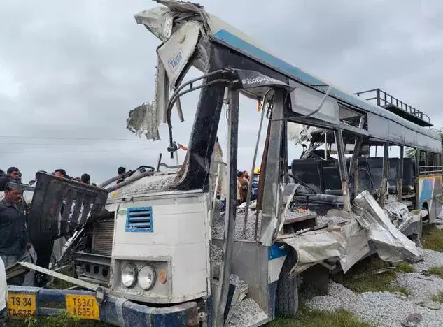 Survivor: Passengers Behind Driver Trapped Survivor: Passengers Behind Driver Trapped