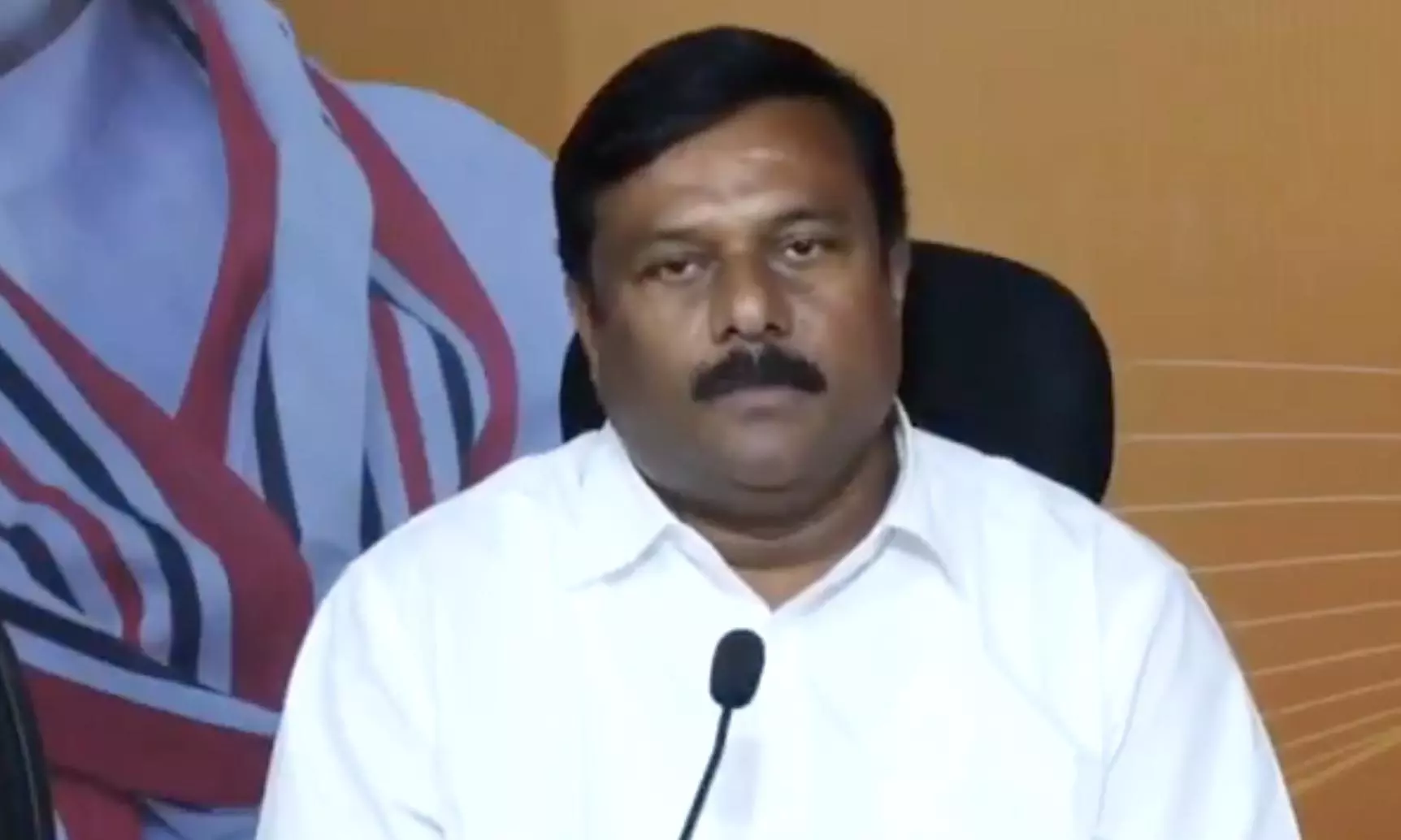 BJP Demands ₹30,000 Per Acre Compensation BJP Demands ₹30,000 Per Acre Compensation