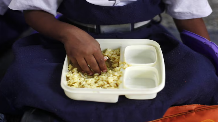 39 Students Hospitalized After Suspected Food Contamination at Belagavi School