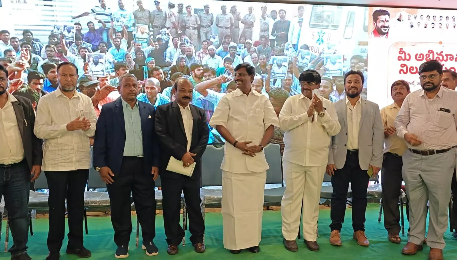 350 Private School Teachers Extend Support to Naveen Yadav