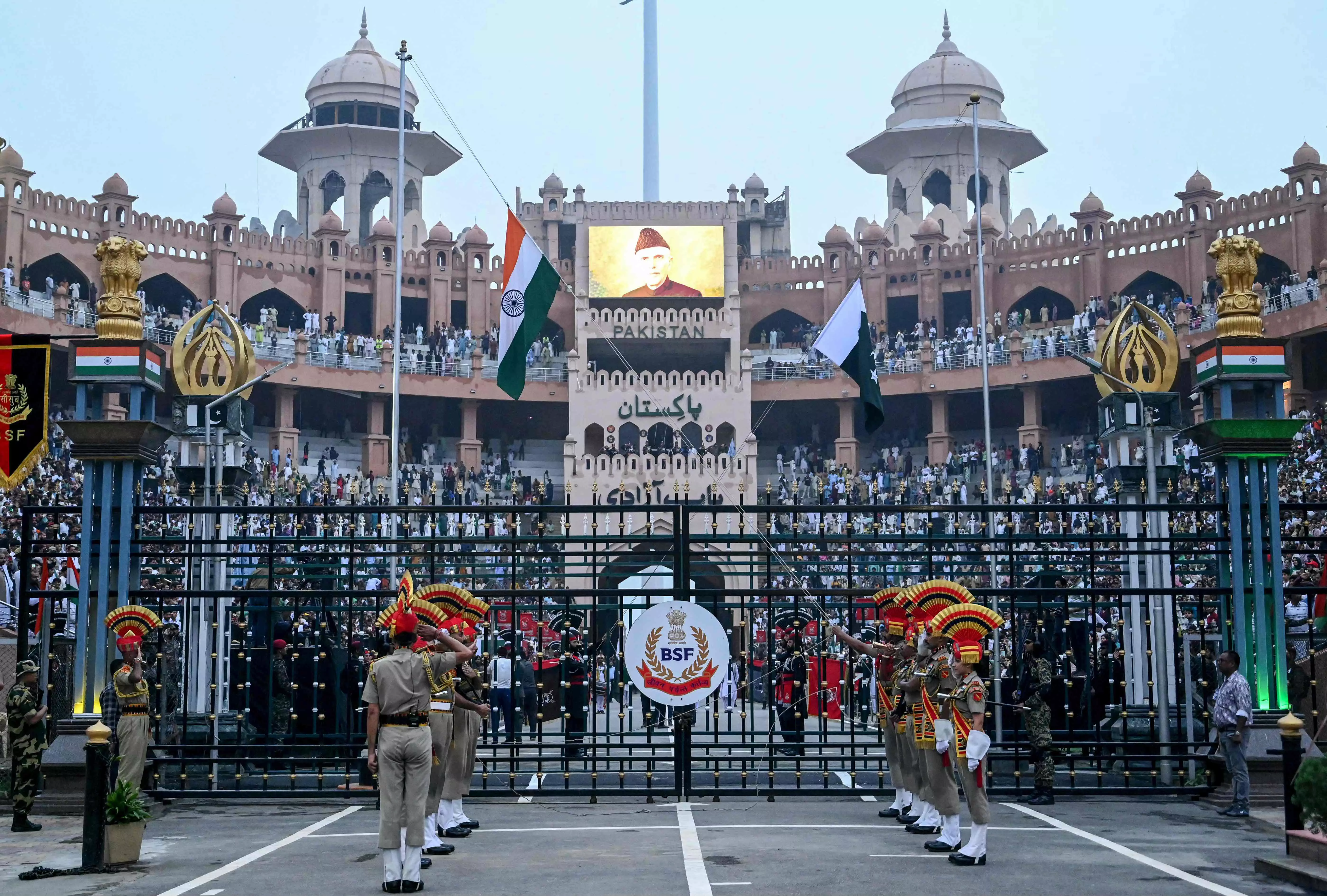 [Deccan Chronicle]Indian Sikh Pilgrims Enter Pakistan, First Major Crossing Since May Conflict