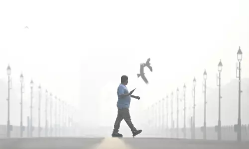 India Gate Disappears Behind Haze as Delhi AQI Deteriorates