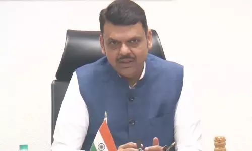 Fadnavis Pulls Up Officials Over Slow Relief Disbursement Fadnavis Pulls Up Officials Over Slow Relief Disbursement