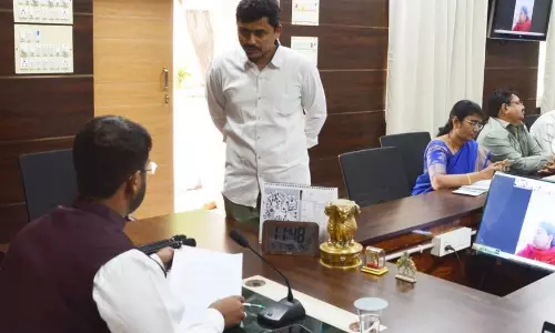 Cotton Farmers Protest Over Fake Seeds in Adoni