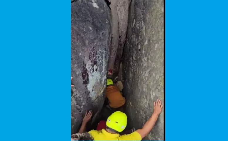 Woman Rescued After Getting Trapped Inside Cave During Kartika Purnima Ritual in Odishas Sambalpur Woman Rescued After Getting Trapped Inside Cave During Kartika Purnima Ritual in Odishas Sambalpur