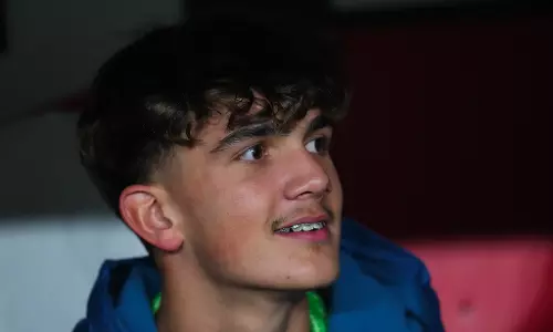 Arsenals Dowman Becomes Youngest-ever Champions League Player