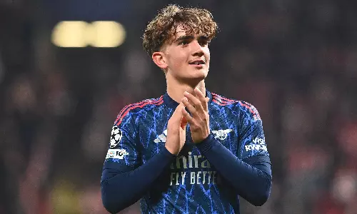 Arsenals Dowman Becomes Youngest-Ever UEFA Champions League Player Arsenals Dowman Becomes Youngest-Ever UEFA Champions League Player