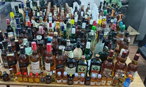 192 Smuggled Liquor Bottles Seized in Pahadisherif