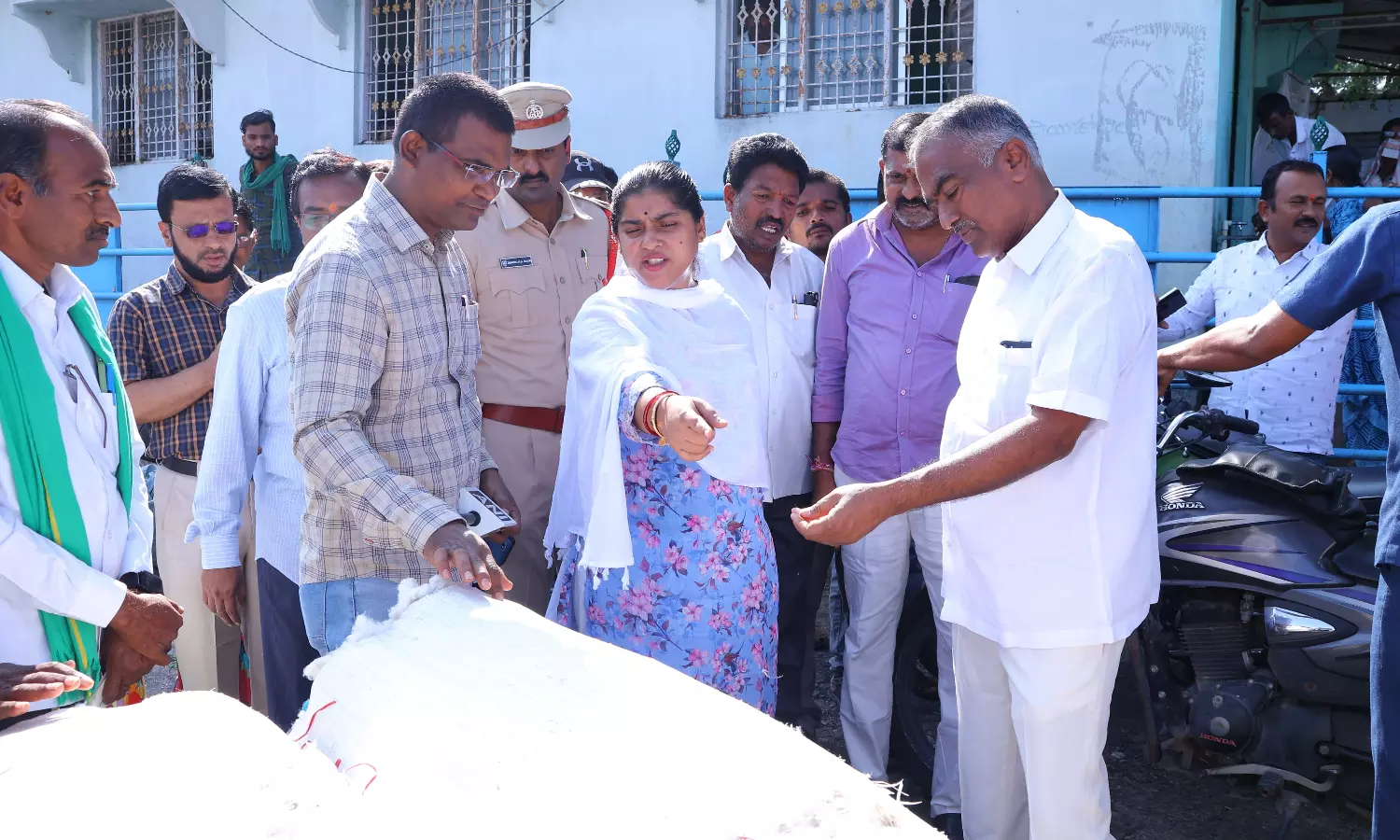 Probe Finds Minimal Cotton Damage in Warangal