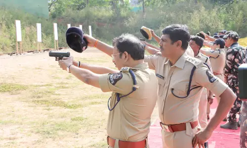 Sajjanar’s Firing Practice Picture Draws Attention Sajjanar’s Firing Practice Picture Draws Attention