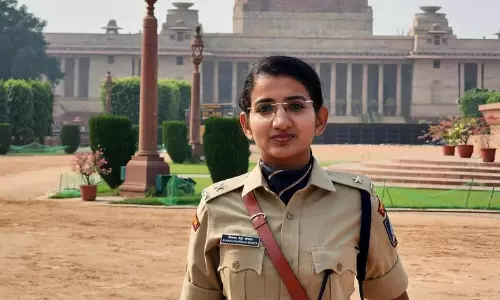 Hyderabad Woman Claims to Be IAS Officer in Kamareddy