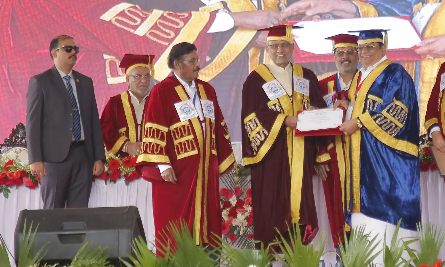 VP Urges Students to Serve Nation With Integrity