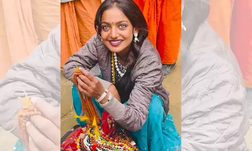 From Kumbh Mela to Tollywood: Monalisa Bhonsle Makes Her Telugu Debut with Life From Kumbh Mela to Tollywood: Monalisa Bhonsle Makes Her Telugu Debut with Life