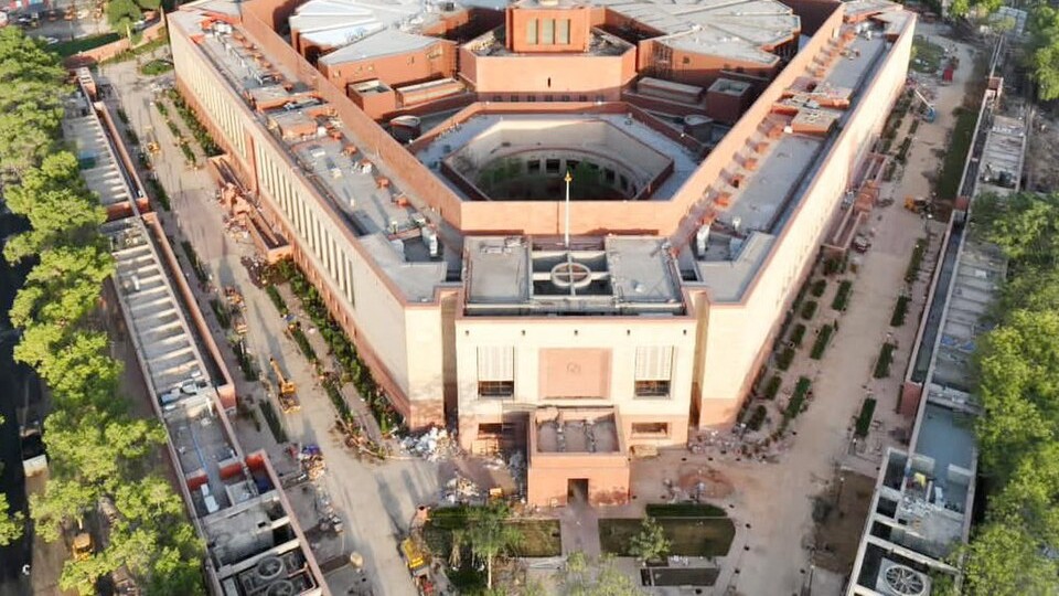 Parliamentary Session Duration Sparks Debate on Functioning