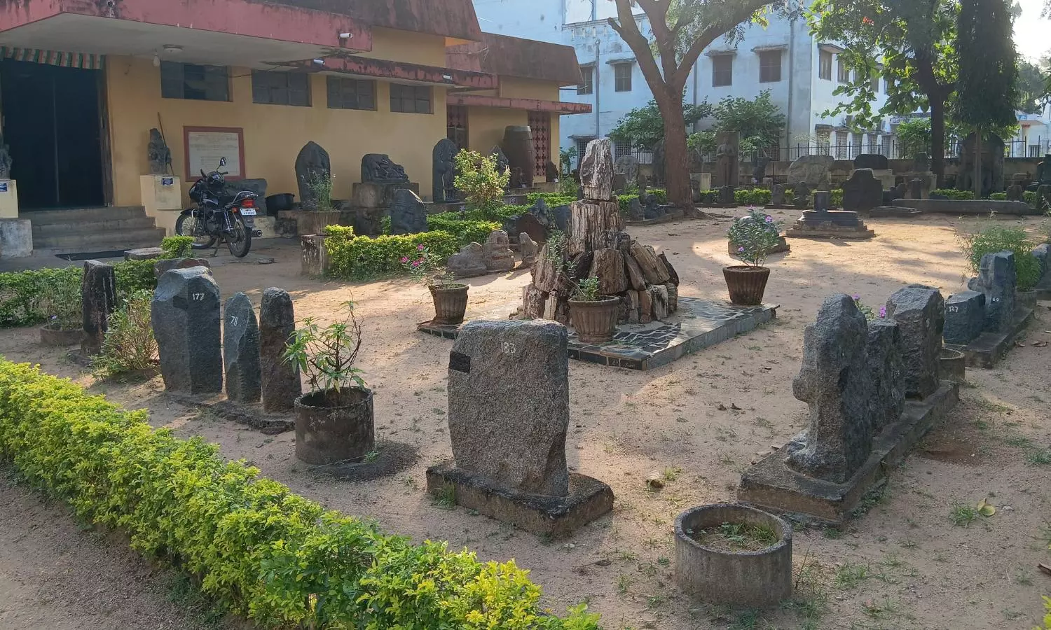 Priceless Kakatiya Artefacts Rot In Crumbling Museum