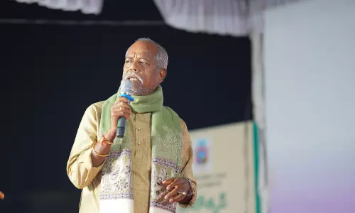 Tributes Pour In For Voice of Telangana and Praja Kavi Ande Sri Tributes Pour In For Voice of Telangana and Praja Kavi Ande Sri