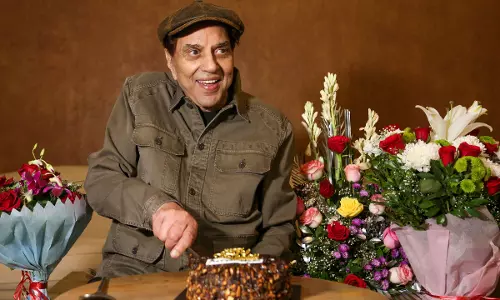 Veteran Actor Dharmendra Admitted to Hospital, Condition Concerning