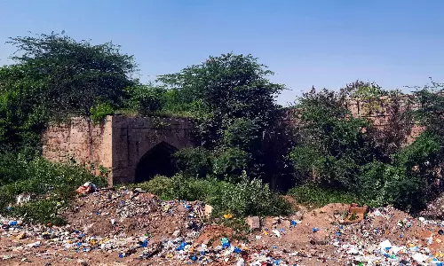 Historic Patancheru Darwaza Lies in Utter Neglect Historic Patancheru Darwaza Lies in Utter Neglect