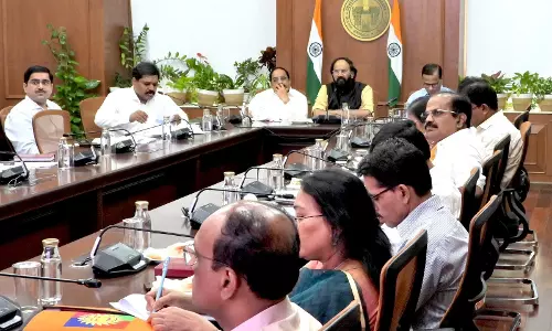 Congress Distributing Money, Liquor: Harish